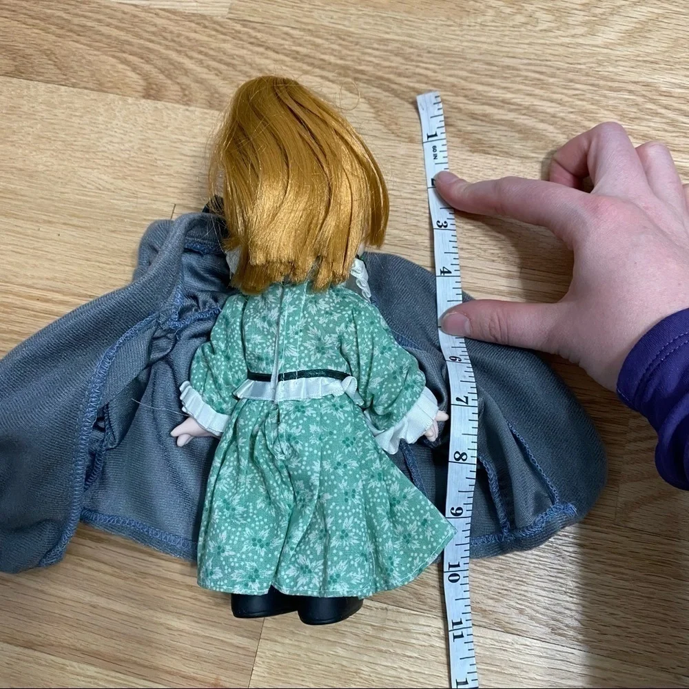 Precious Moments Children of the World Caitlyn of Ireland Doll NWT Green
